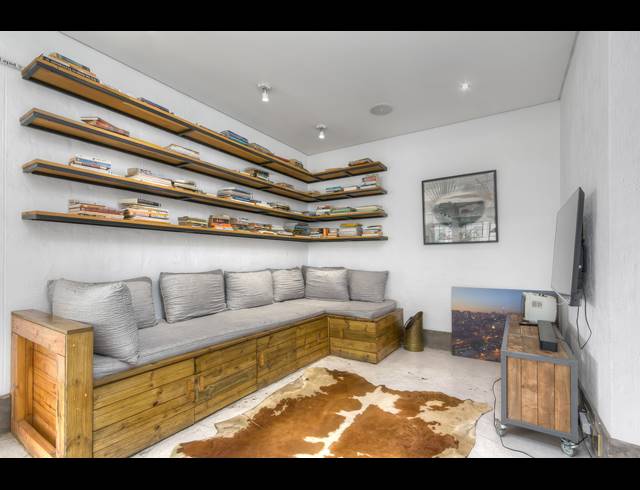 2 BEDROOM APARTMENT FOR SALE IN MABONENG